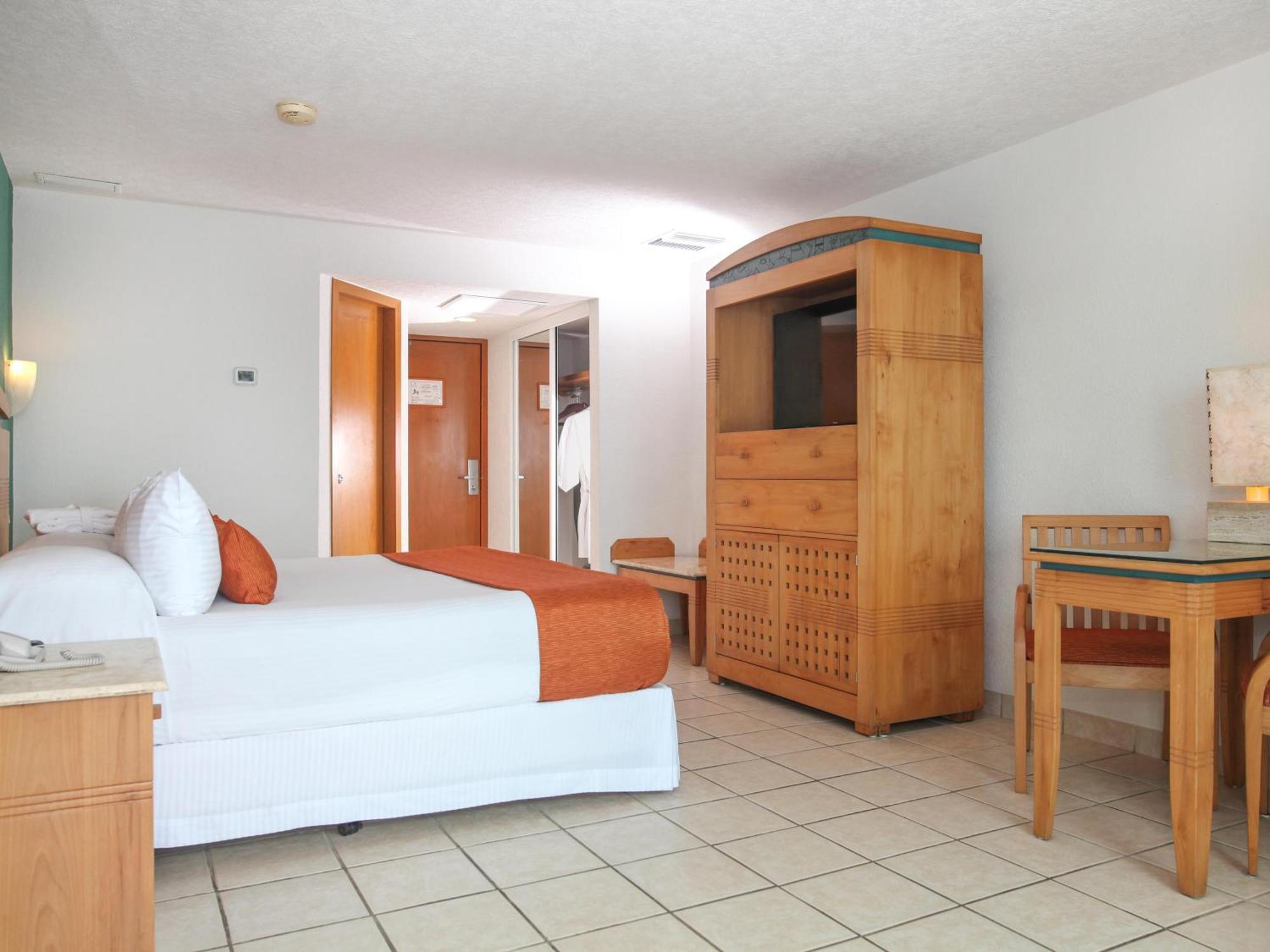 Deluxe Room City or Terrace View